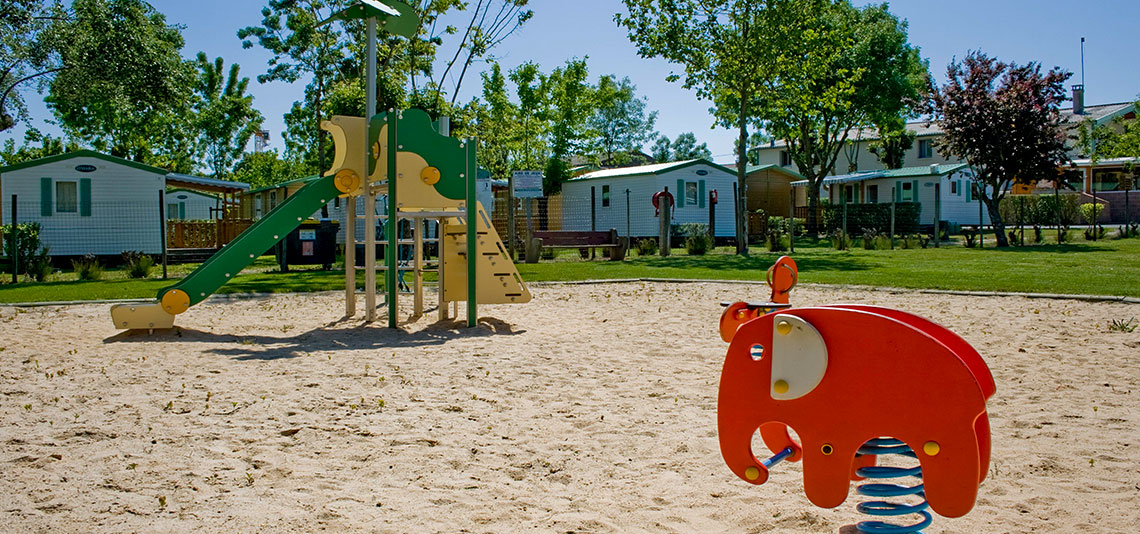 aire de jeux du camping Val-Vert - charente-maritime